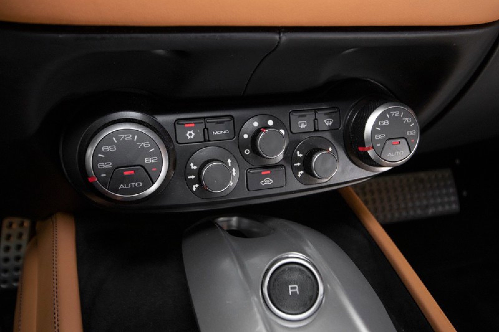 Used 2016 Ferrari California T RWD image 35