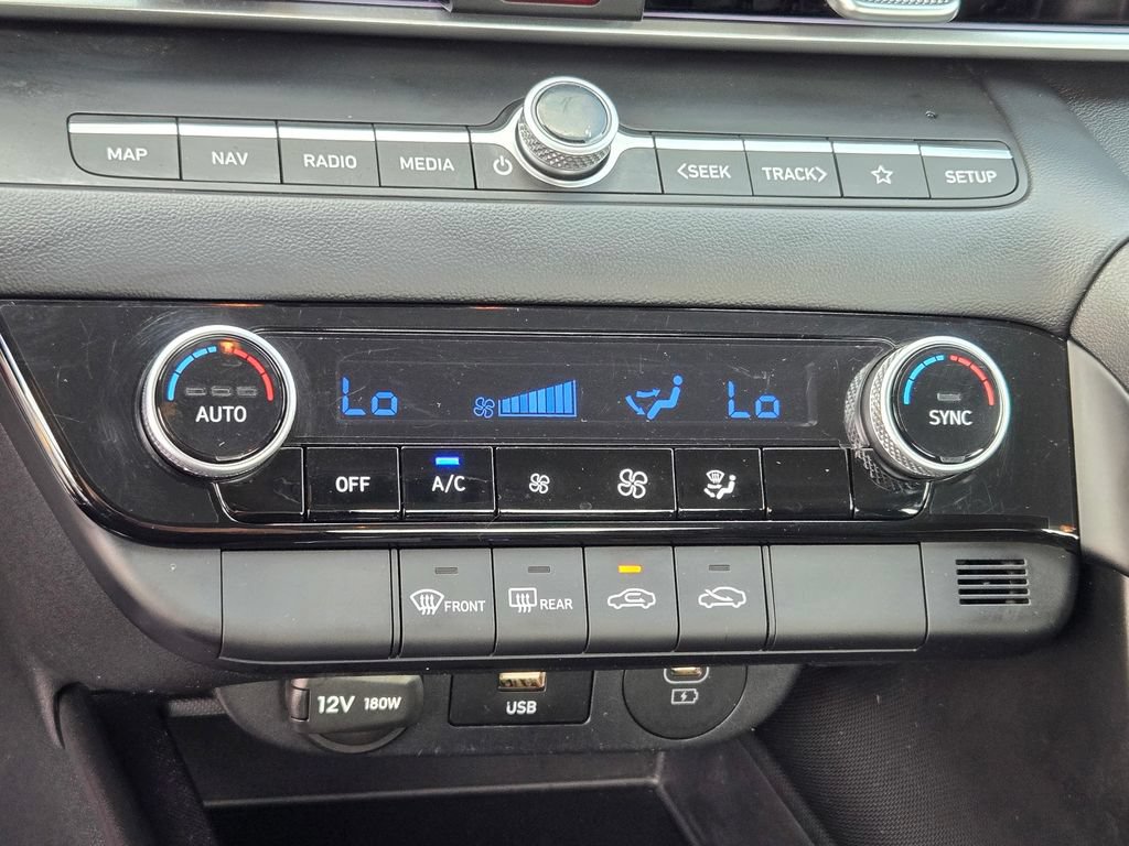 Used 2024 Hyundai Elantra SEL FWD image 33
