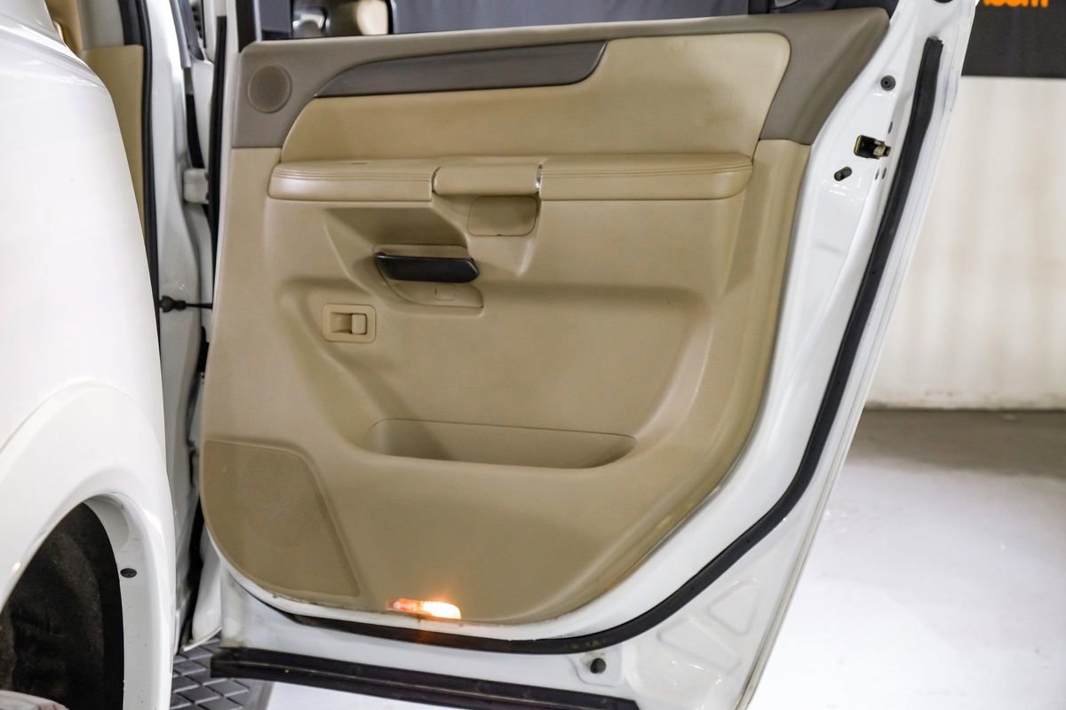 Used 2012 Nissan Armada SV image 35