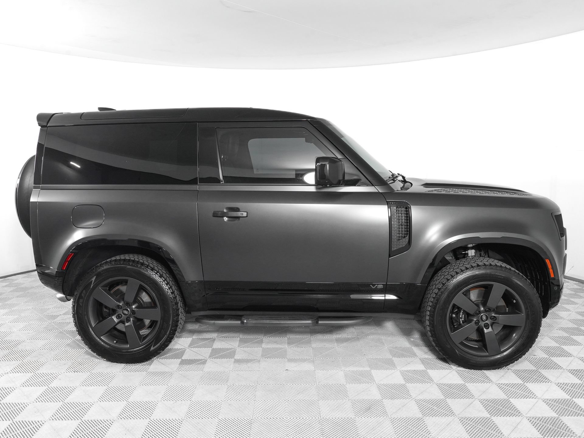 Used 2024 Land Rover Defender 90 Carpathian Edition AWD/4WD image 3