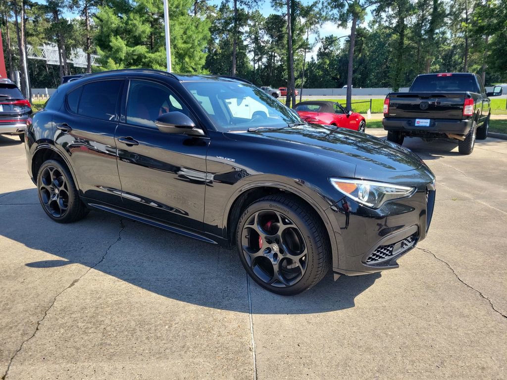 Used 2022 Alfa Romeo Stelvio Veloce AWD/4WD image 9