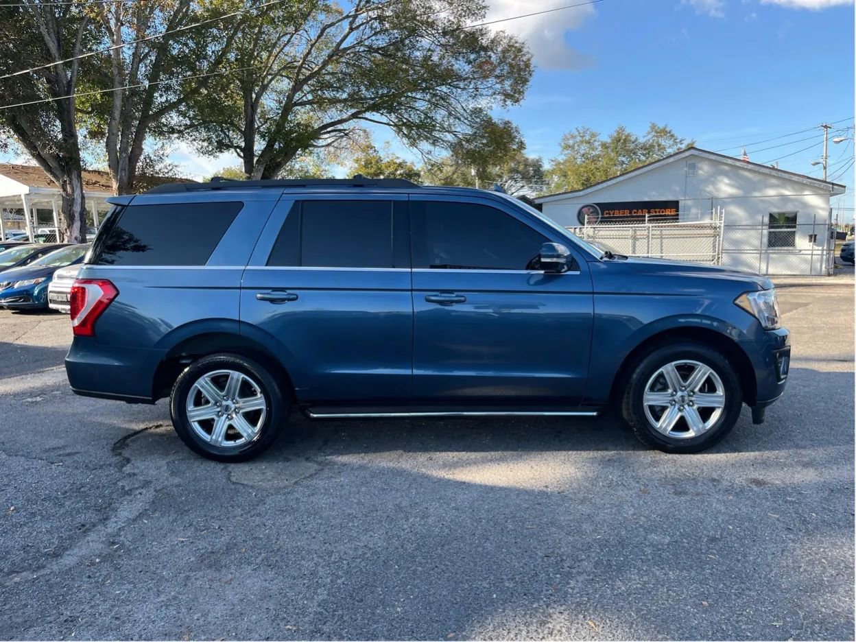 Used 2020 Ford Expedition XLT w/ Equipment Group 202A image 4