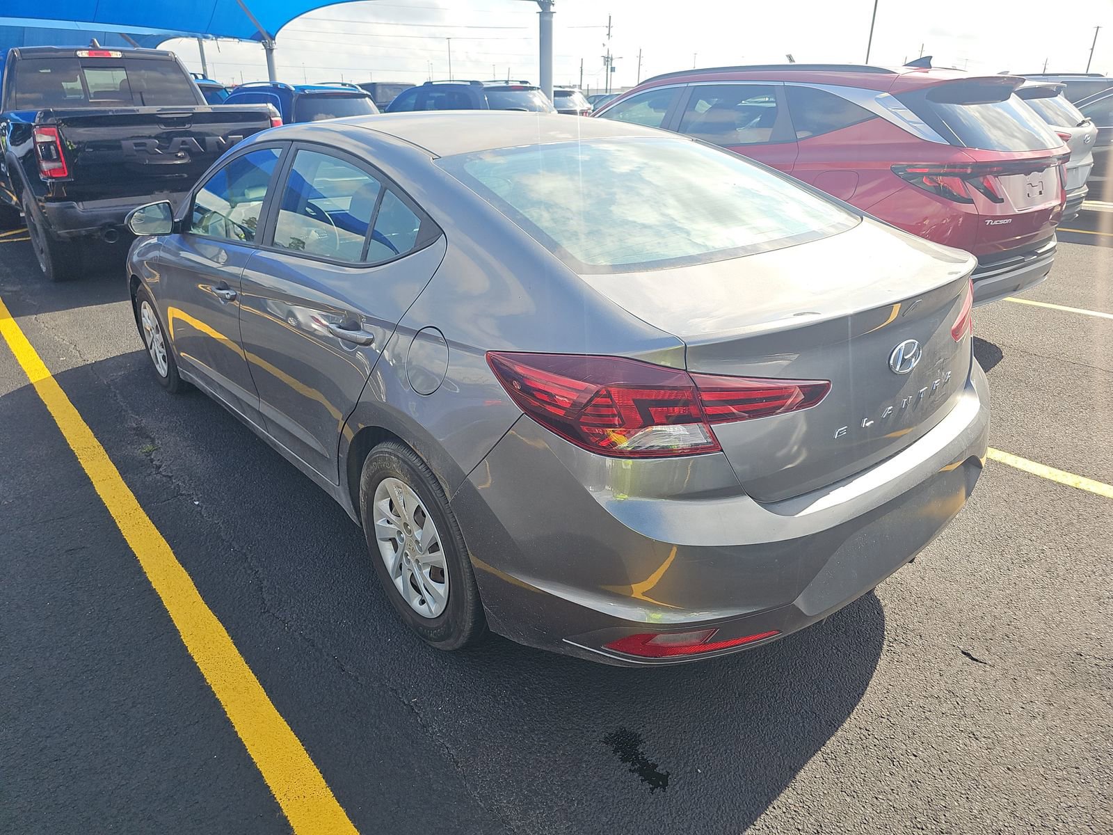Used 2020 Hyundai Elantra SE w/ Cargo Package (C1) FWD image 8