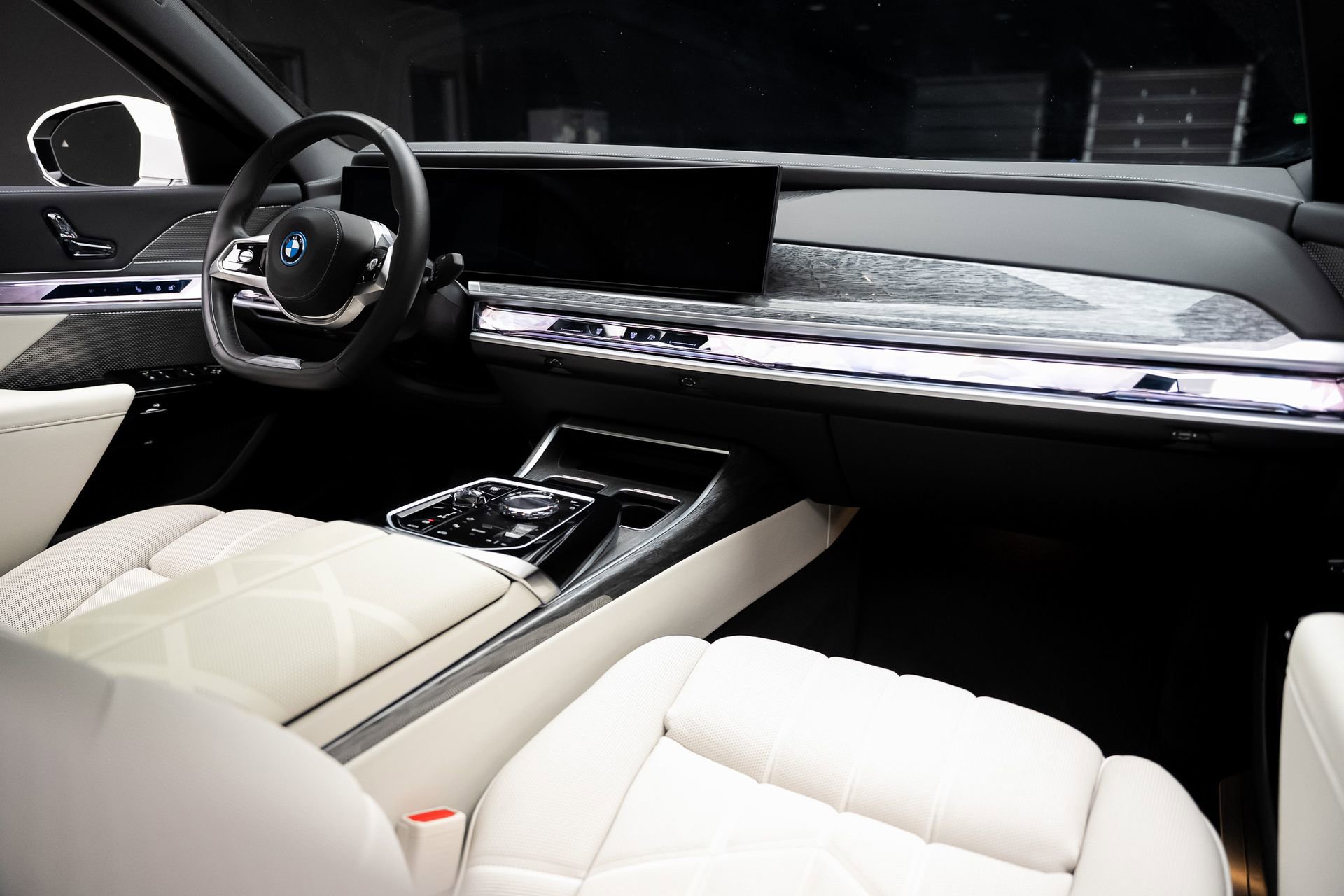 Used 2024 BMW i7 xDrive60 image 58