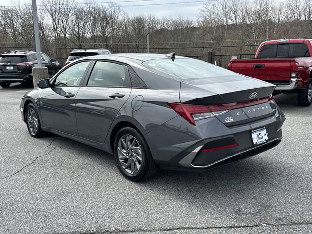 Certified 2025 Hyundai Elantra Hybrid FWD image 5
