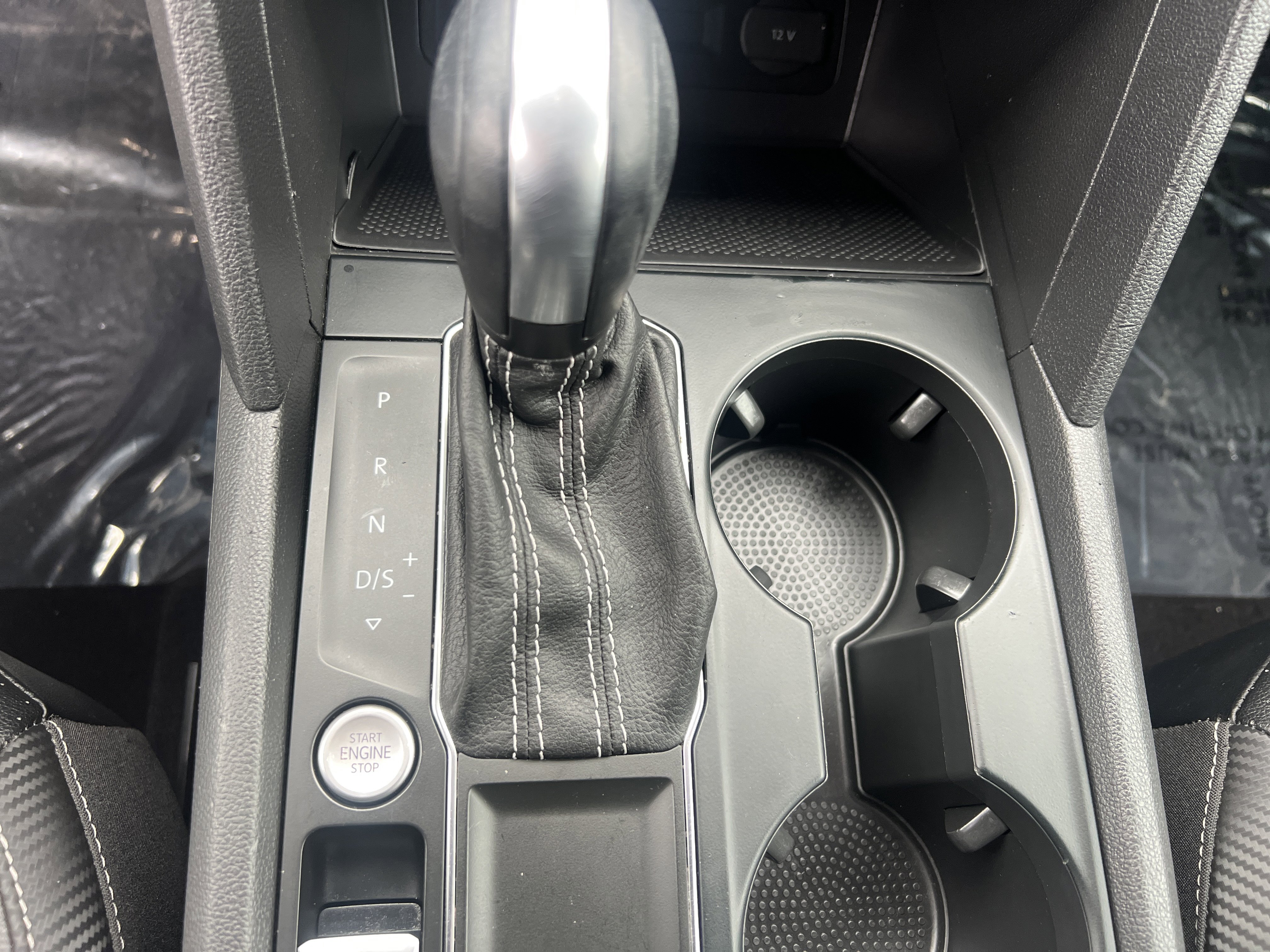 Used 2021 Volkswagen Atlas Cross Sport SE image 18