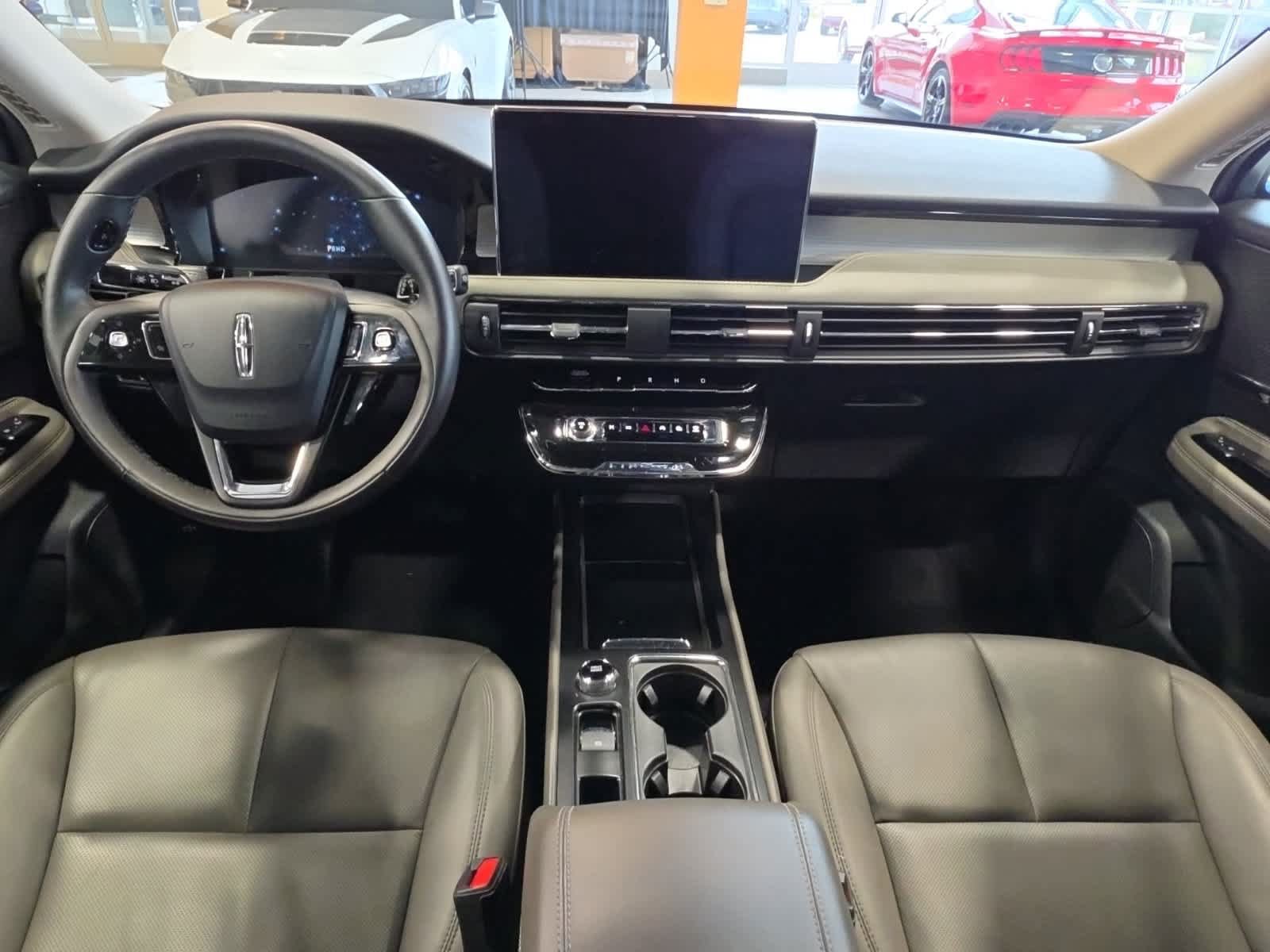 Used 2025 Lincoln Corsair AWD image 30