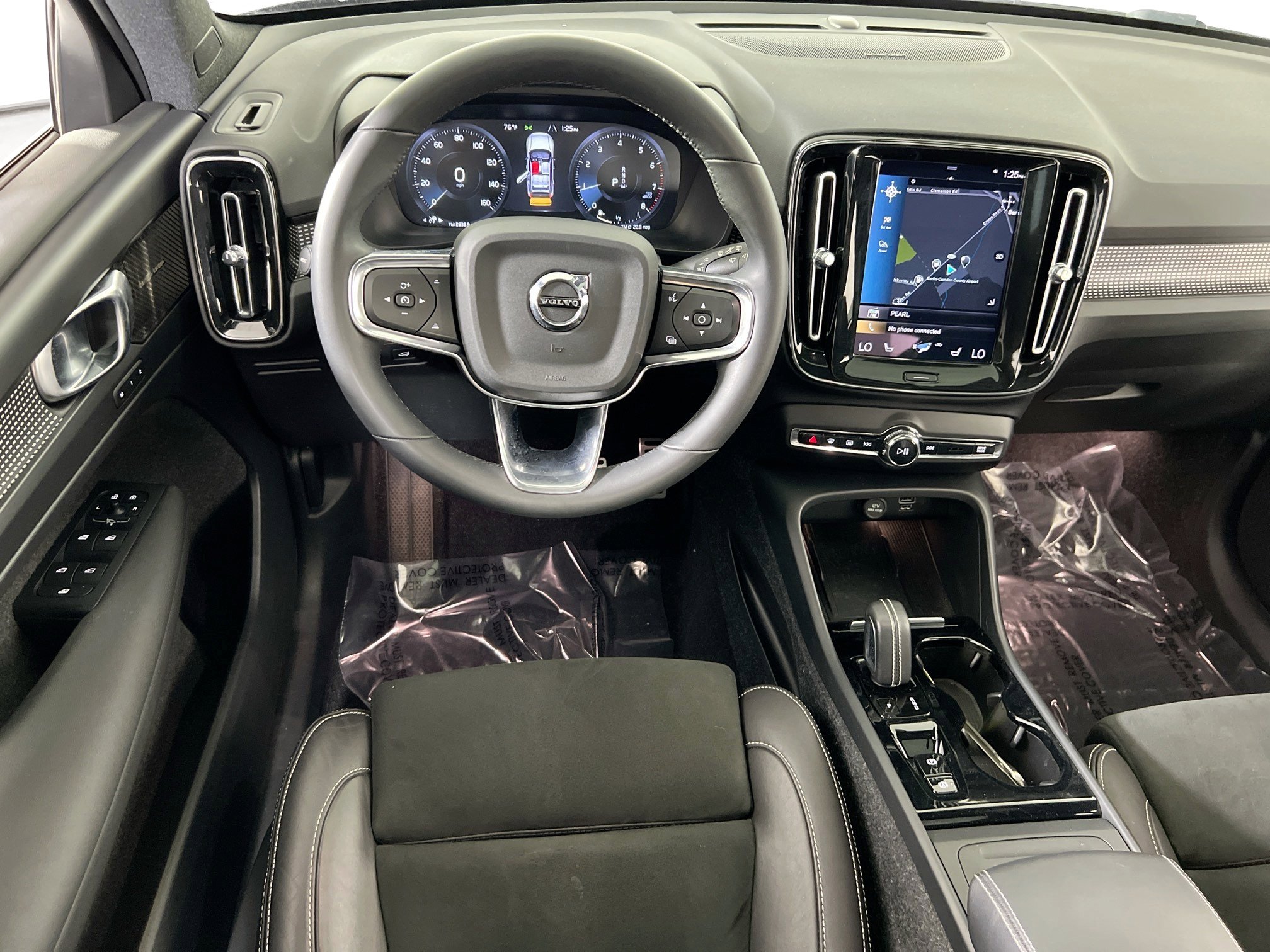 Used 2022 Volvo XC40 T5 R-Design w/ Advanced Package image 22