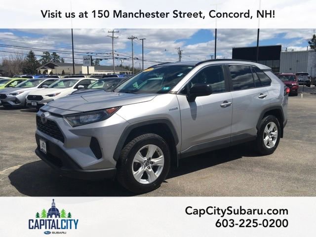 Used 2019 Toyota RAV4 LE w/ Carpet Mat Package AWD/4WD image 4