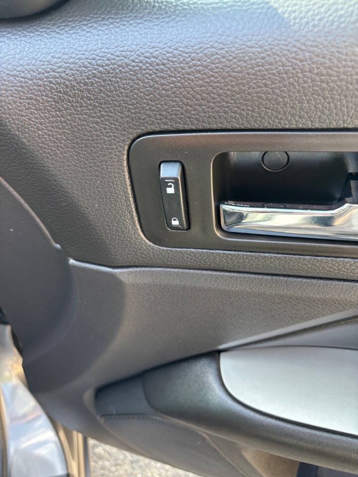 Used 2010 Ford Fusion Hybrid FWD image 18