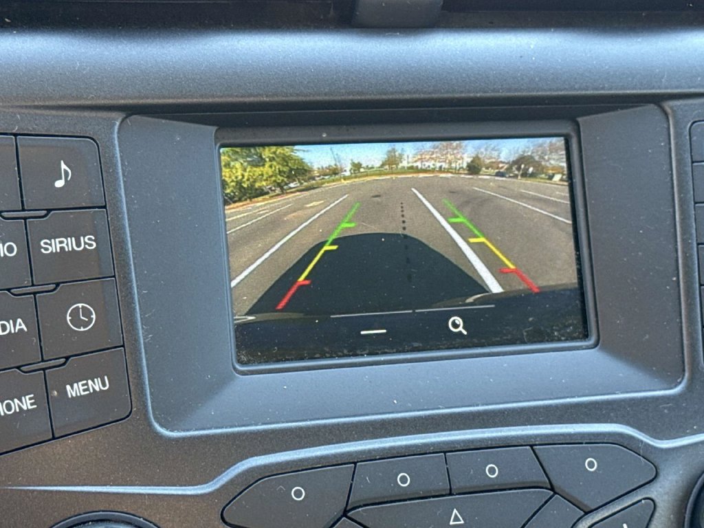 Used 2017 Ford Fusion SE FWD image 32