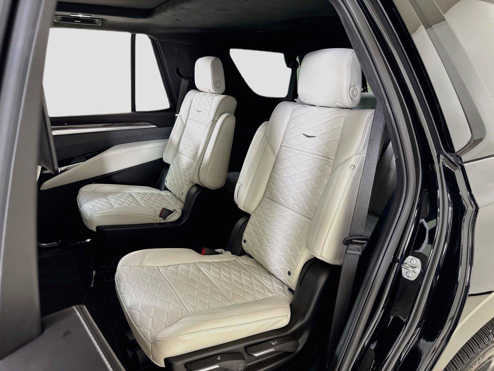 Used 2025 Cadillac Escalade V w/ LPO, ONYX Package AWD/4WD image 25
