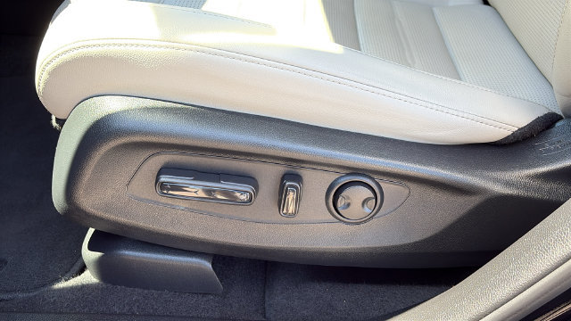 Used 2023 Honda CR-V EX-L image 11