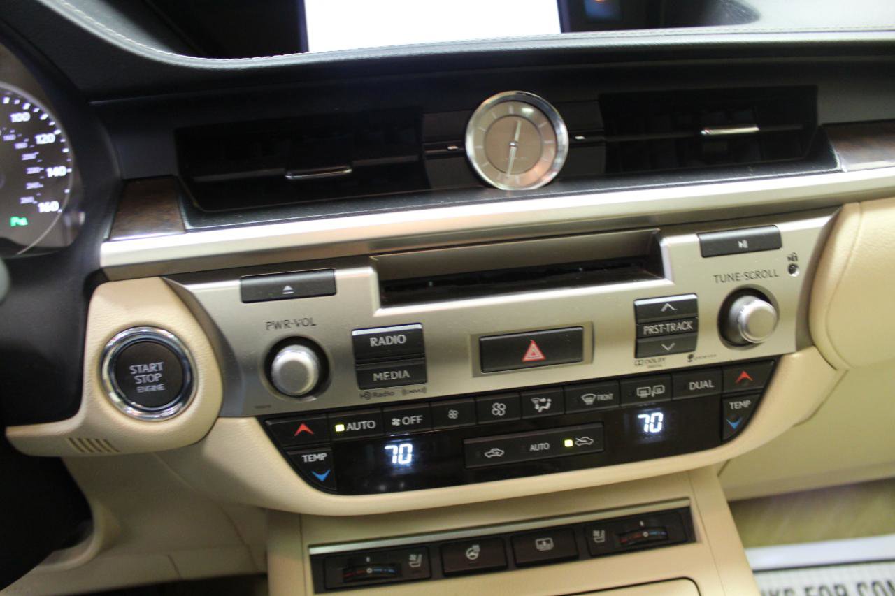 Used 2013 Lexus ES 350 w/ Luxury Pkg image 18
