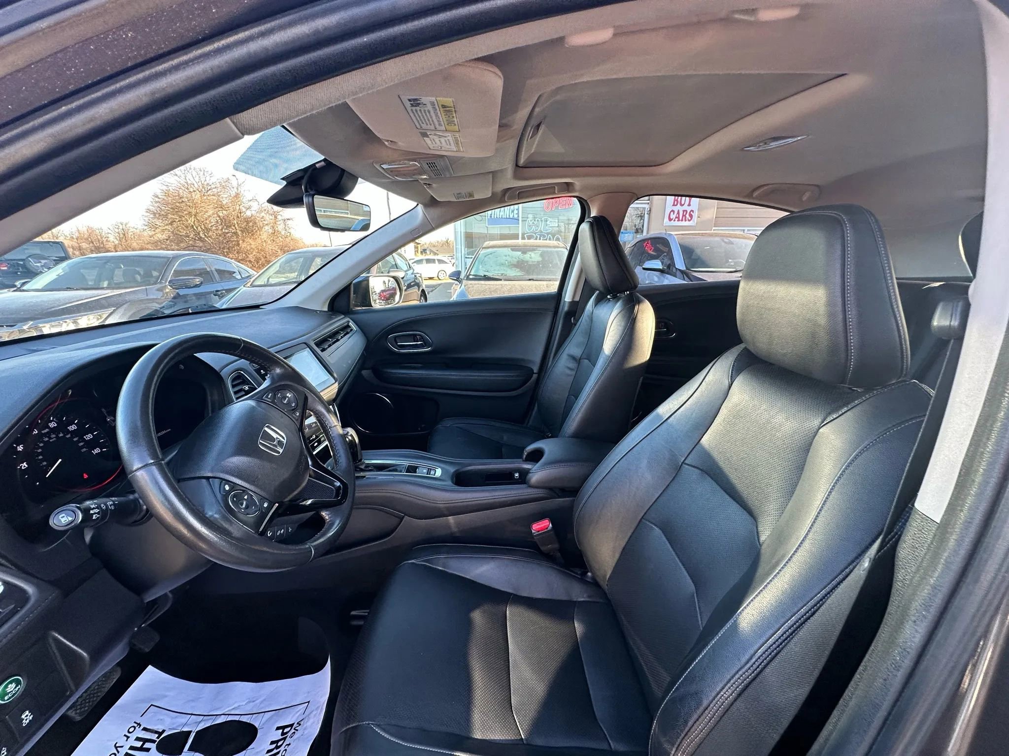 Used 2019 Honda HR-V Touring image 14