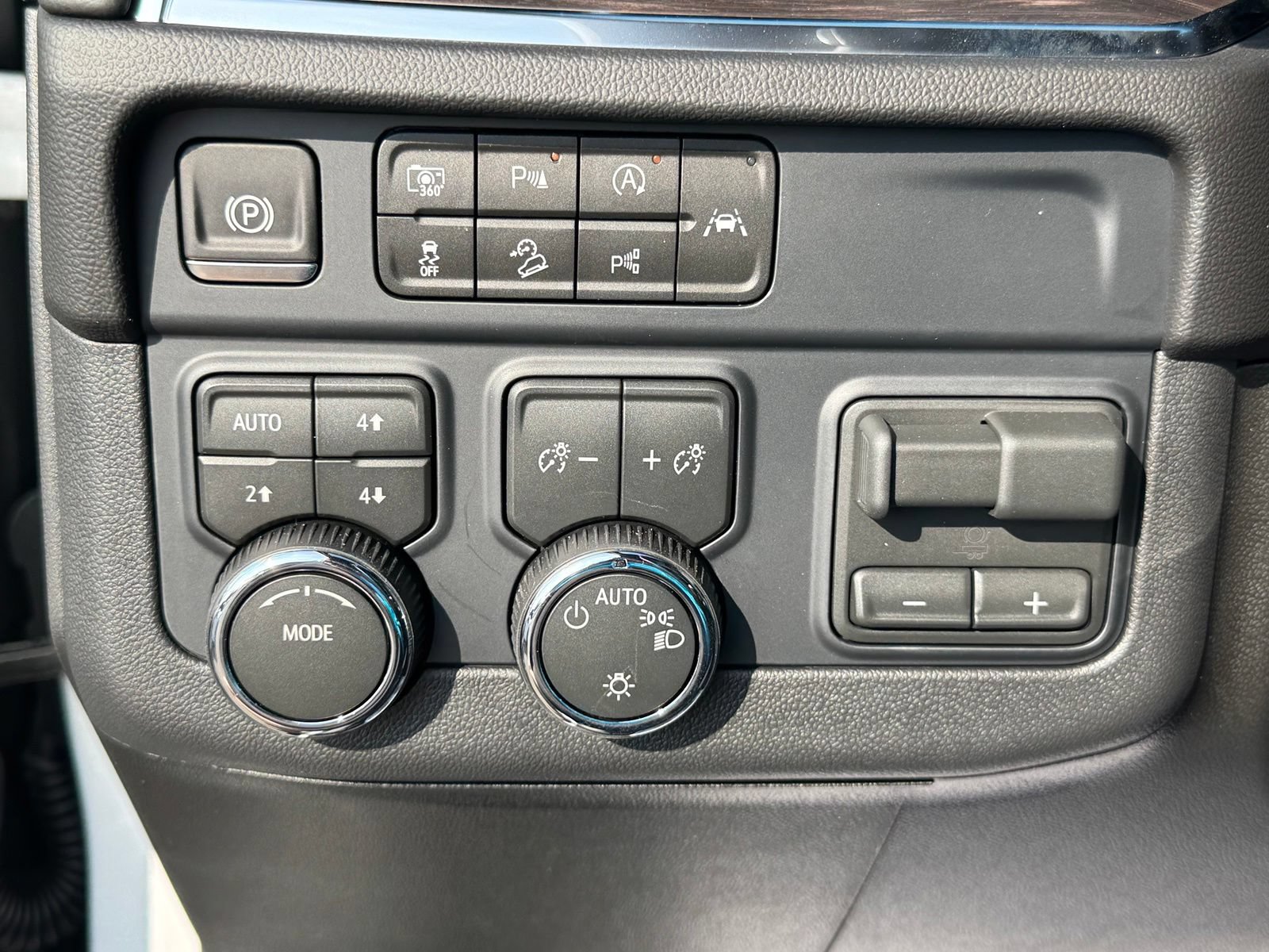 New 2026 Chevrolet Tahoe LS w/ Max Trailering Package AWD/4WD image 15