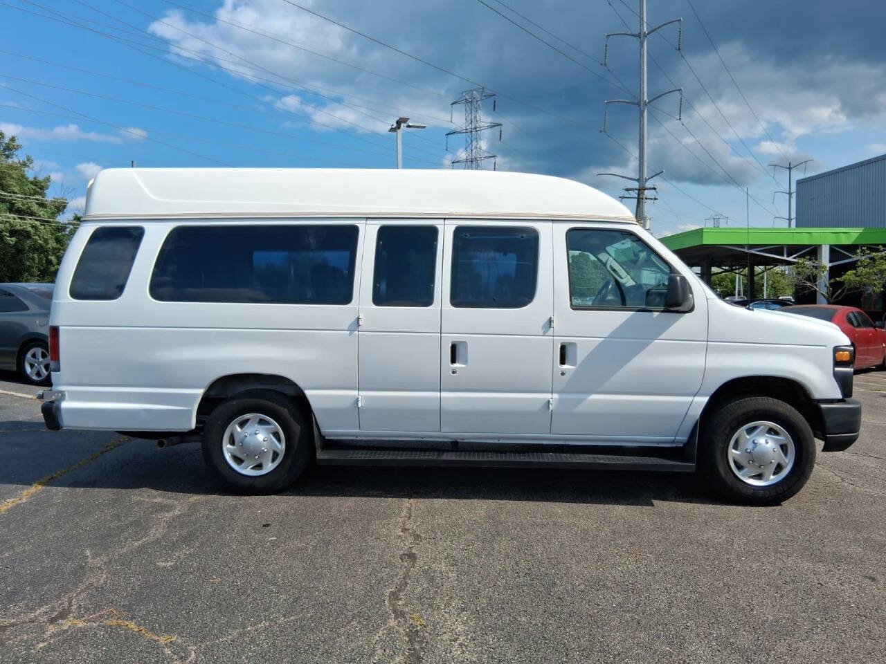 Used 2009 Ford E-250 and Econoline 250 Extended RWD image 4