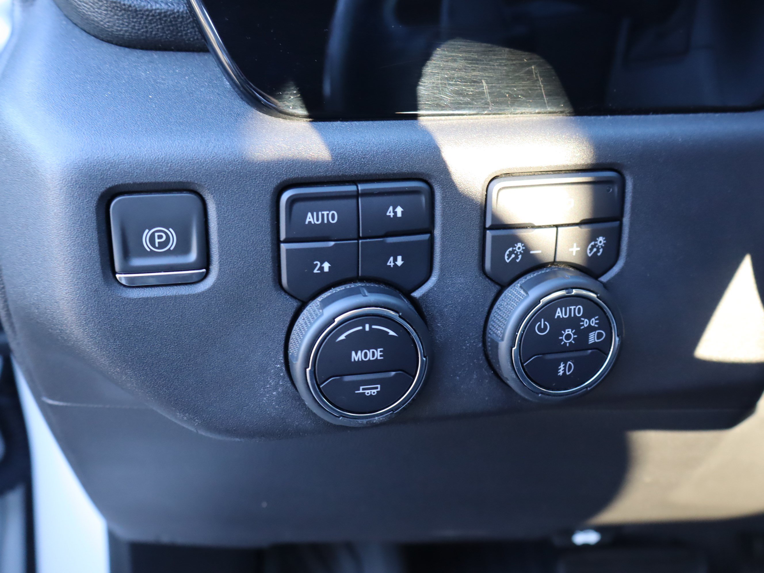 Used 2023 Chevrolet Silverado 1500 LT Trail Boss w/ Convenience Package II AWD/4WD image 19