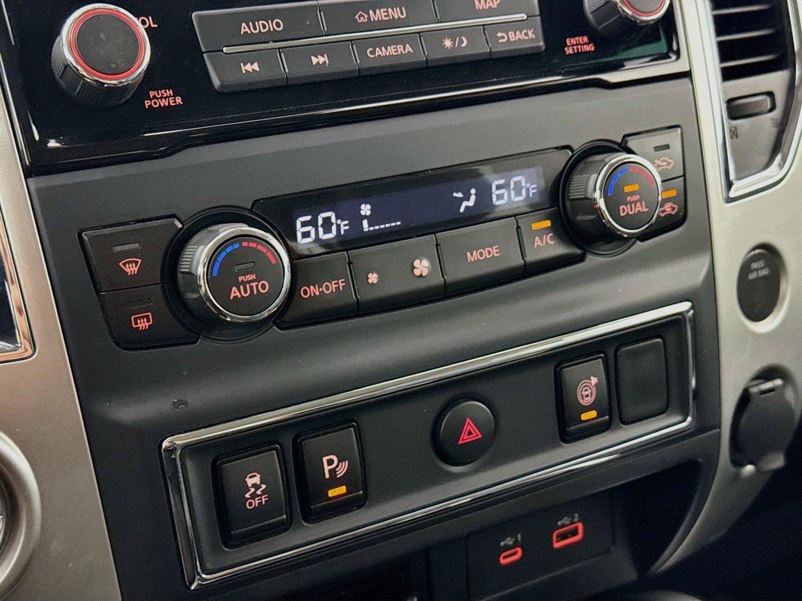 Used 2021 Nissan Titan SV w/ SV Convenience Package RWD image 23