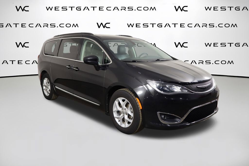 Used 2017 Chrysler Pacifica Touring-L w/ Tire & Wheel Group image 46