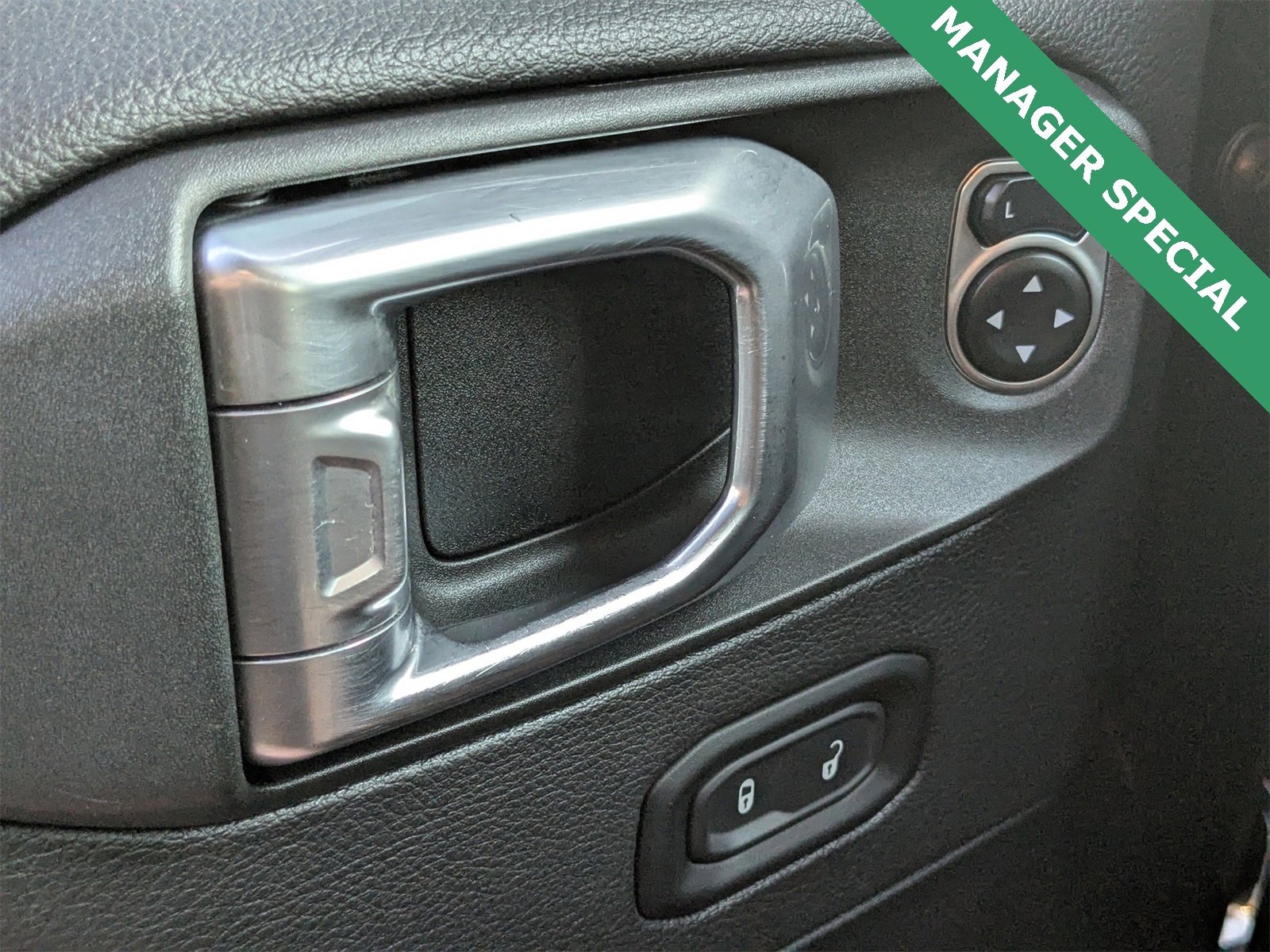 Used 2020 Jeep Wrangler Unlimited Sahara image 25