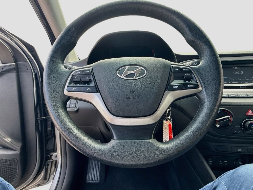 Used 2021 Hyundai Accent SE FWD image 12