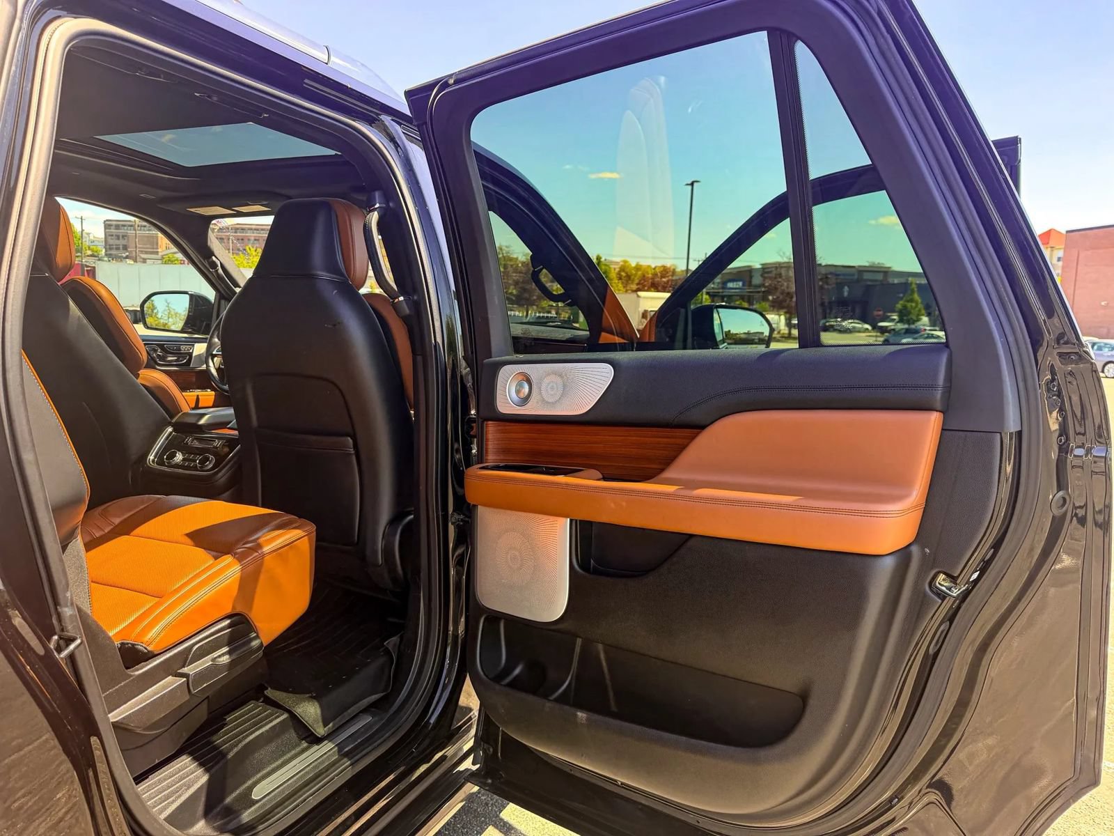 Used 2019 Lincoln Navigator L Reserve w/ Cargo Package AWD/4WD image 12