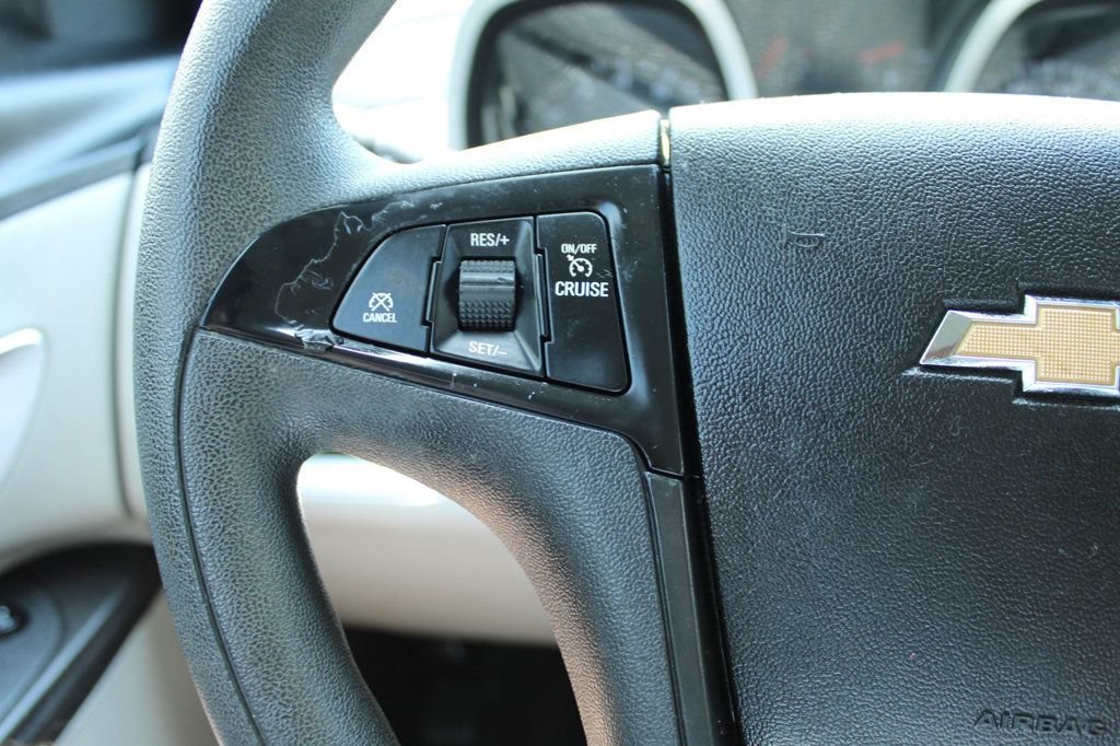 Used 2013 Chevrolet Equinox LS FWD image 24