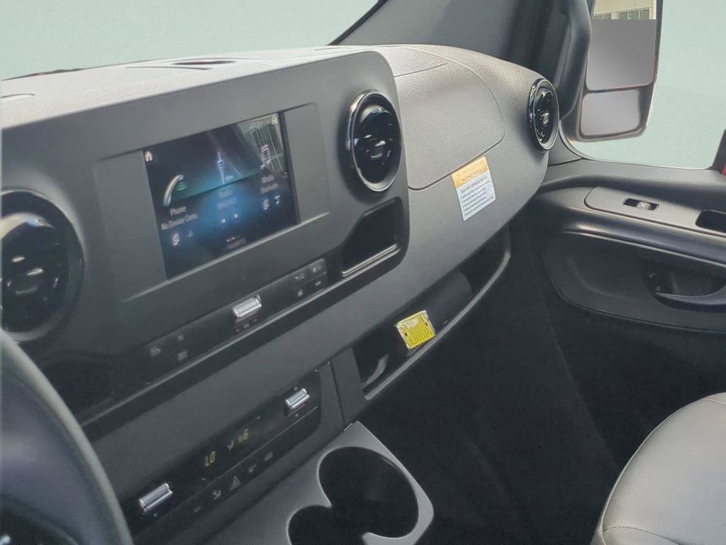 Used 2024 Mercedes-Benz Sprinter 2500 image 14