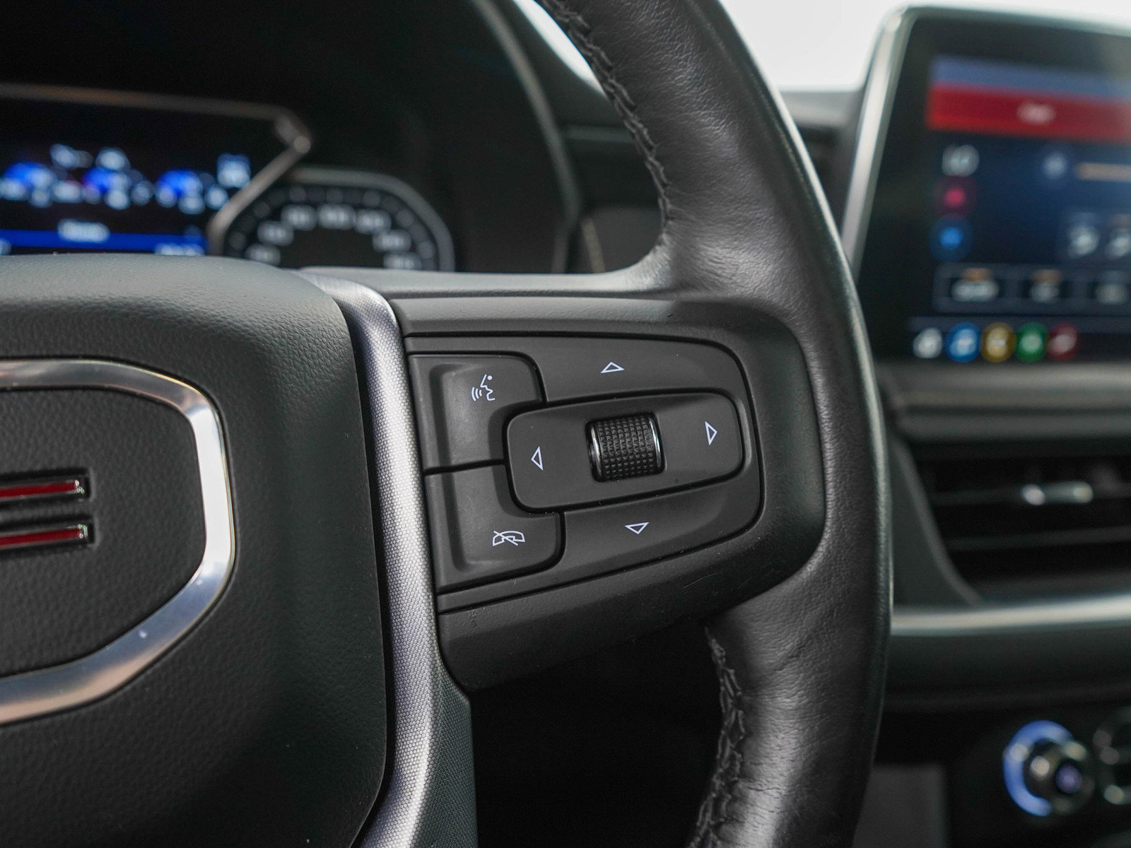 Used 2021 GMC Yukon XL SLT w/ Rear Media and Nav Package AWD/4WD image 30