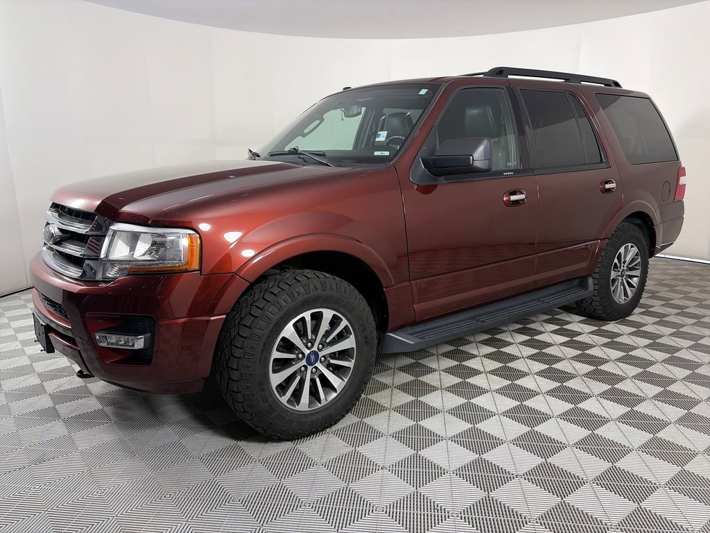 Used 2017 Ford Expedition XLT w/ Equipment Group 202A AWD/4WD image 3