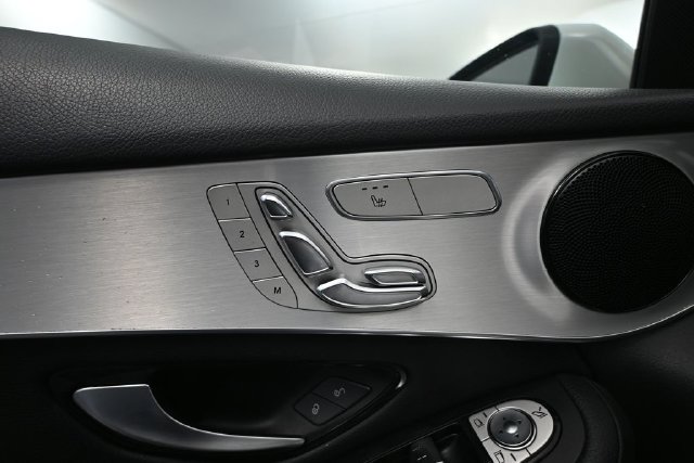 Used 2019 Mercedes-Benz GLC 300 image 16