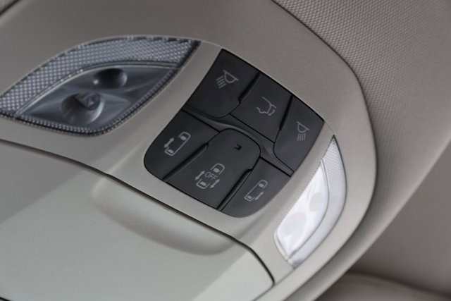 Used 2024 Chrysler Voyager LX image 32