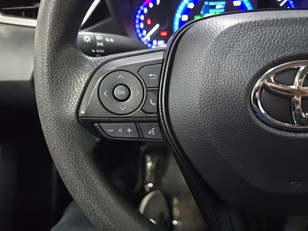 Used 2020 Toyota Corolla LE FWD image 19