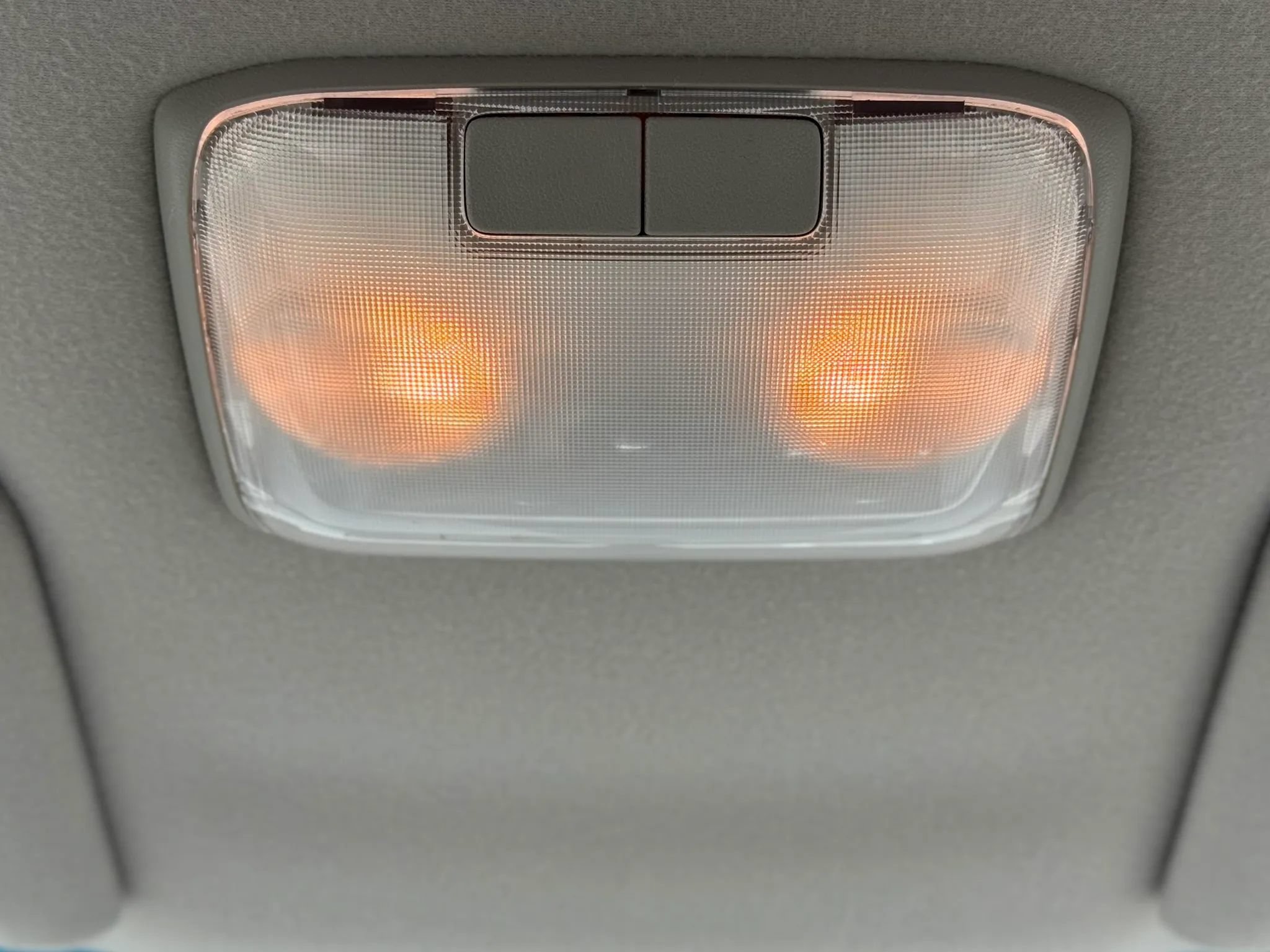 Used 2013 Toyota Sienna L FWD image 23