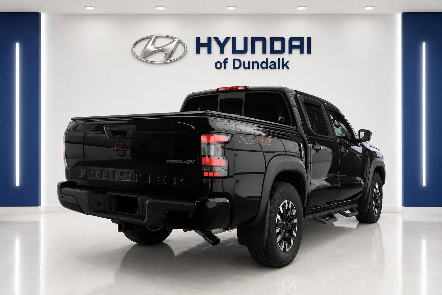 Used 2022 Nissan Frontier PRO-4X AWD/4WD image 4