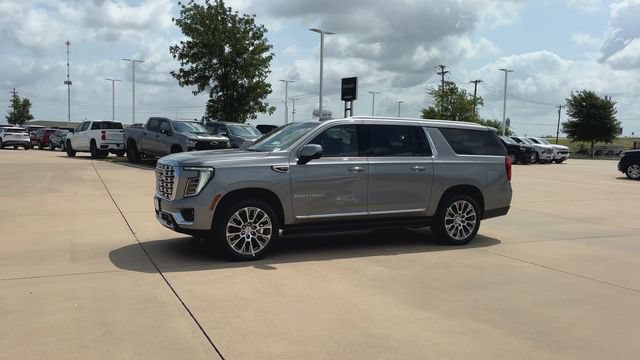 New 2026 GMC Yukon XL Denali w/ Denali Reserve Package AWD/4WD image 5