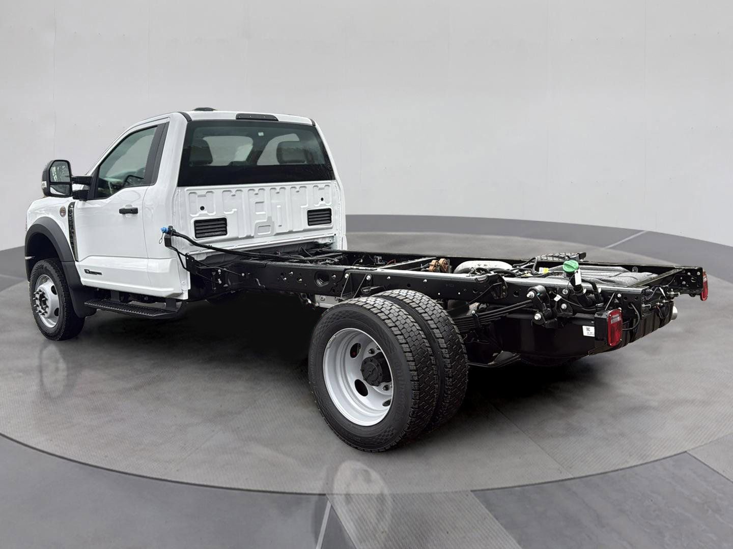 New 2026 Ford F550 4x4 Regular Cab Super Duty image 4