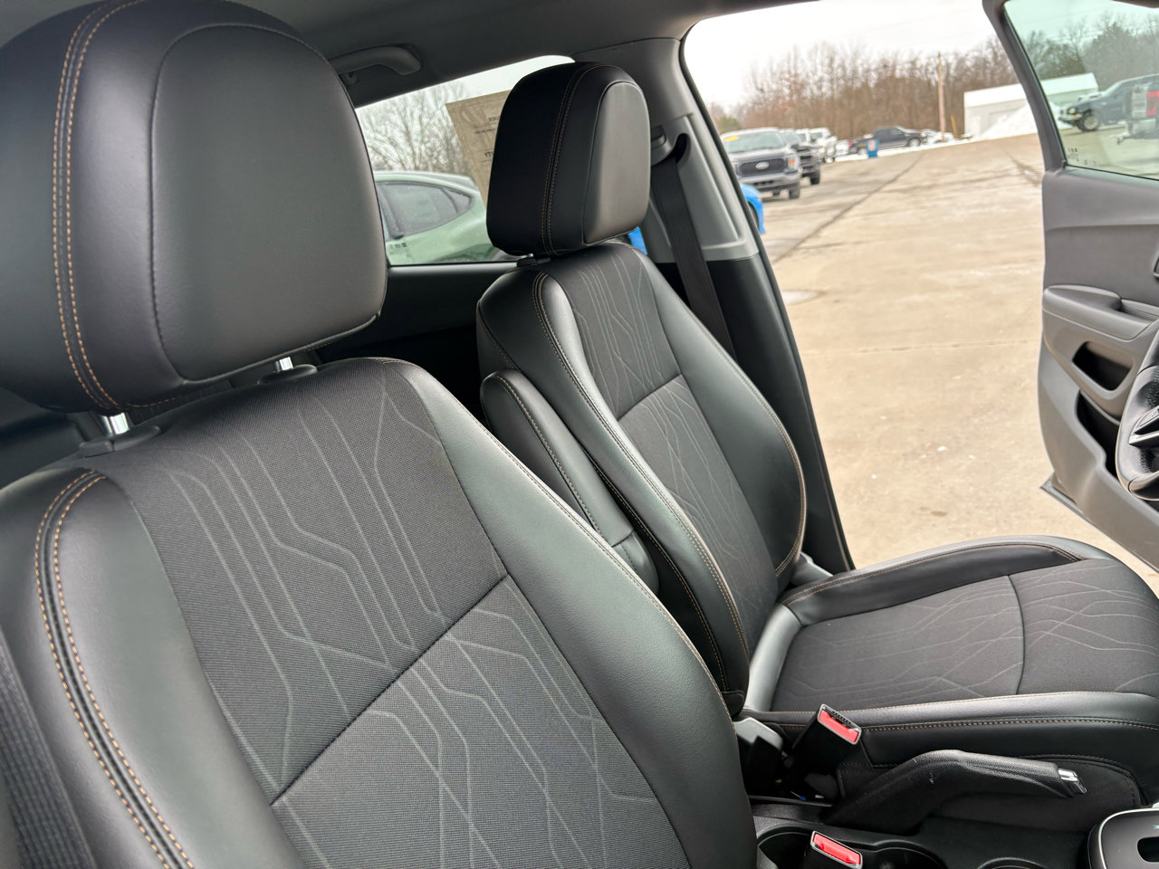 Used 2020 Chevrolet Trax LT w/ LT Convenience Package image 46