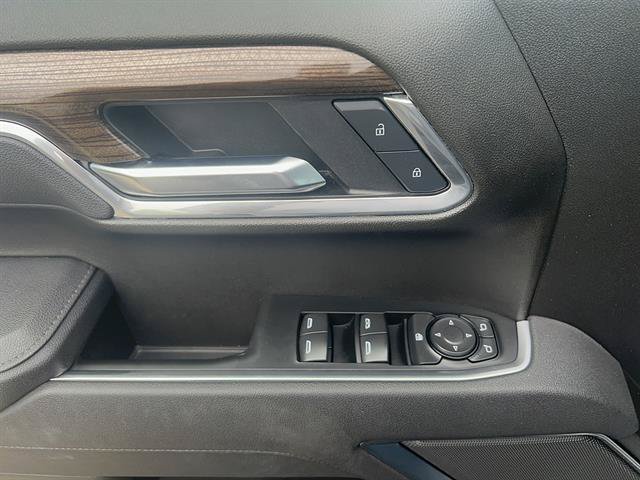 Used 2025 Chevrolet Silverado 1500 LT AWD/4WD image 10