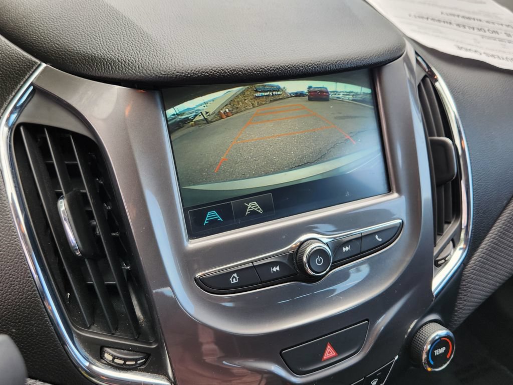 Used 2018 Chevrolet Cruze LT FWD image 9