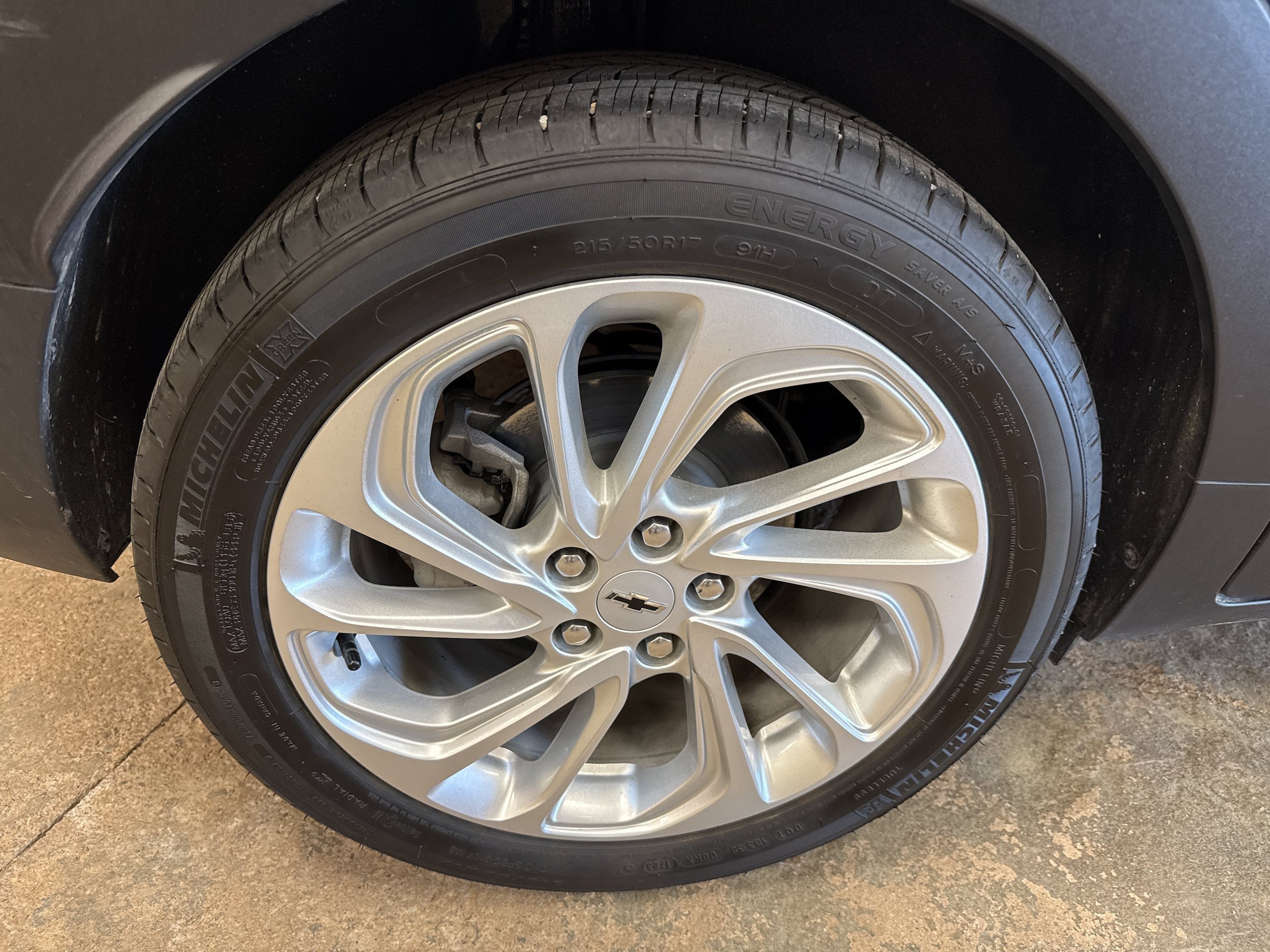 Used 2023 Chevrolet Bolt EUV LT FWD image 12