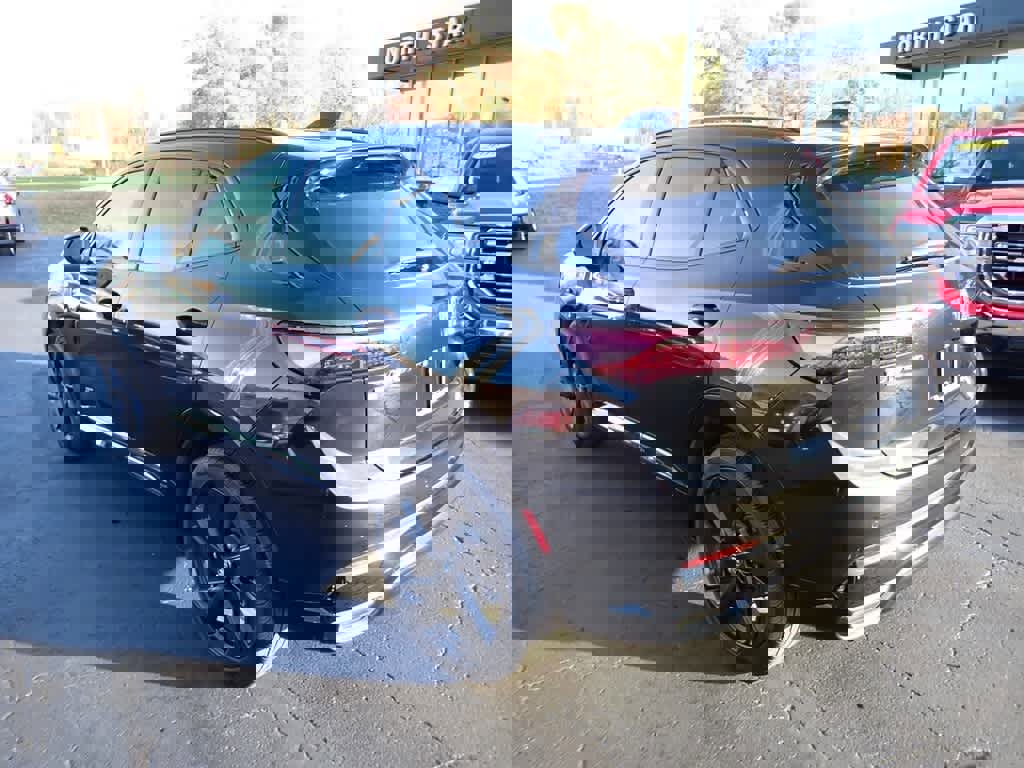 Used 2025 Buick Envision Sport Touring image 3