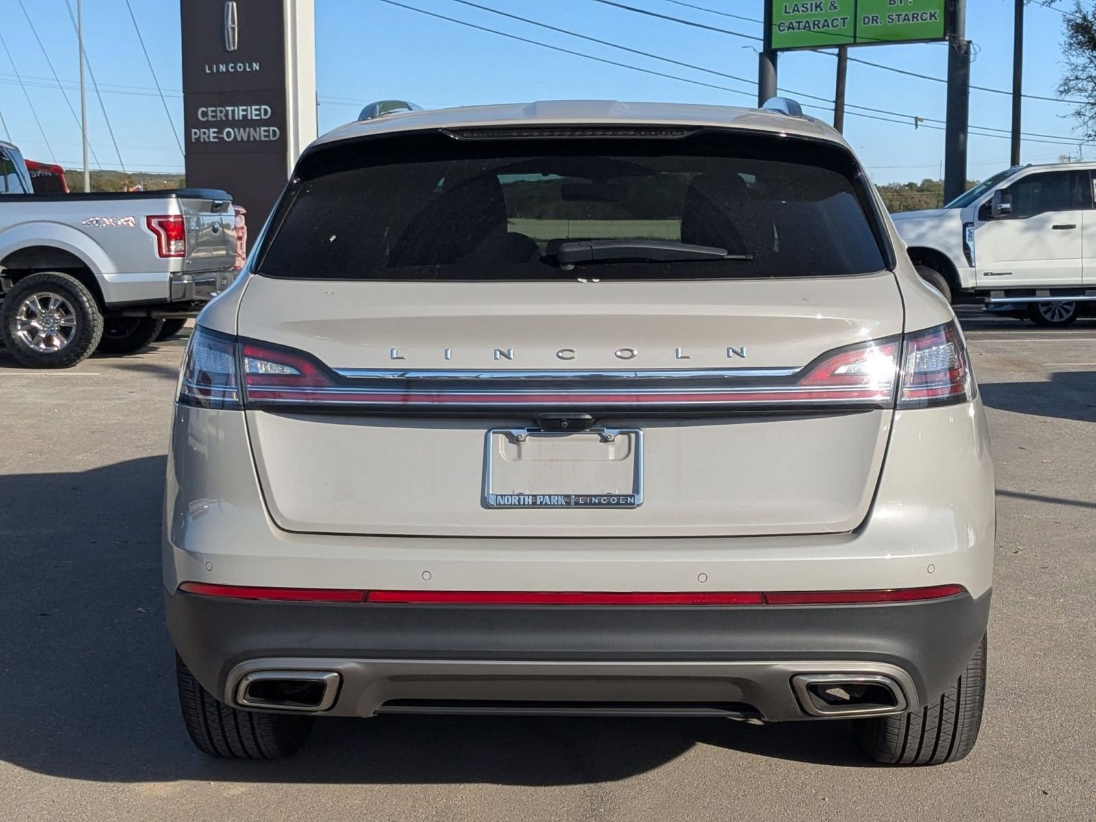 Used 2023 Lincoln Nautilus Reserve w/ Luxury Package image 4