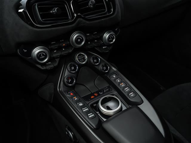 Used 2021 Aston Martin V8 Vantage Automatic image 17
