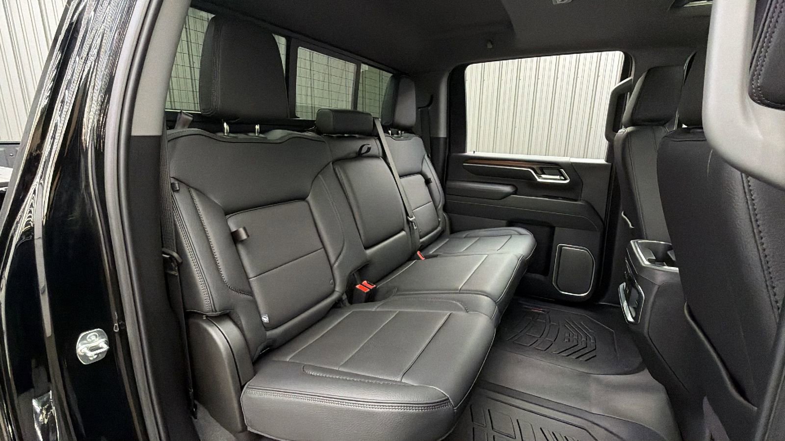 Used 2025 GMC Sierra 3500 Denali w/ Denali Reserve Package image 38