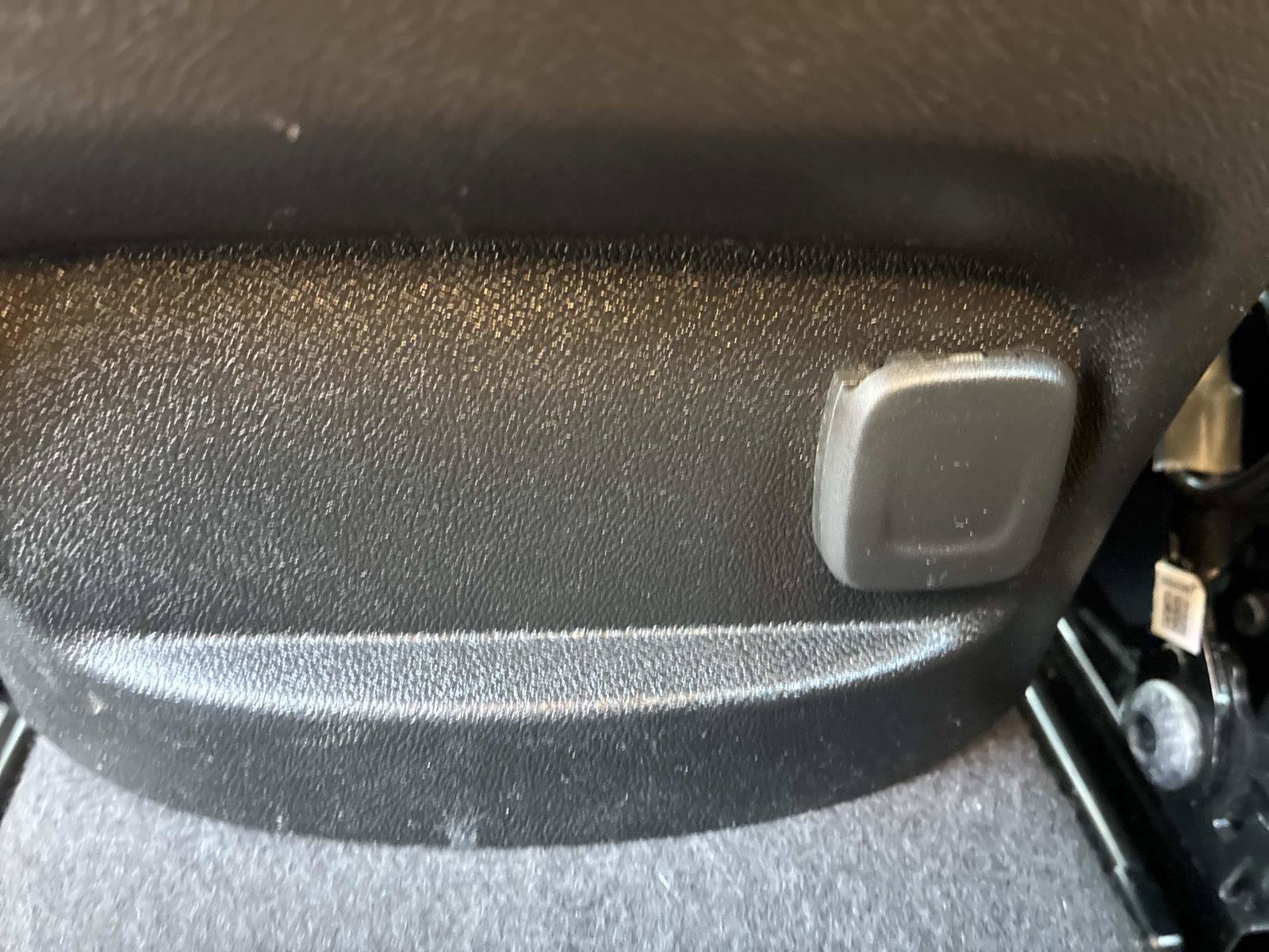 Used 2023 Chevrolet Malibu LT FWD image 16