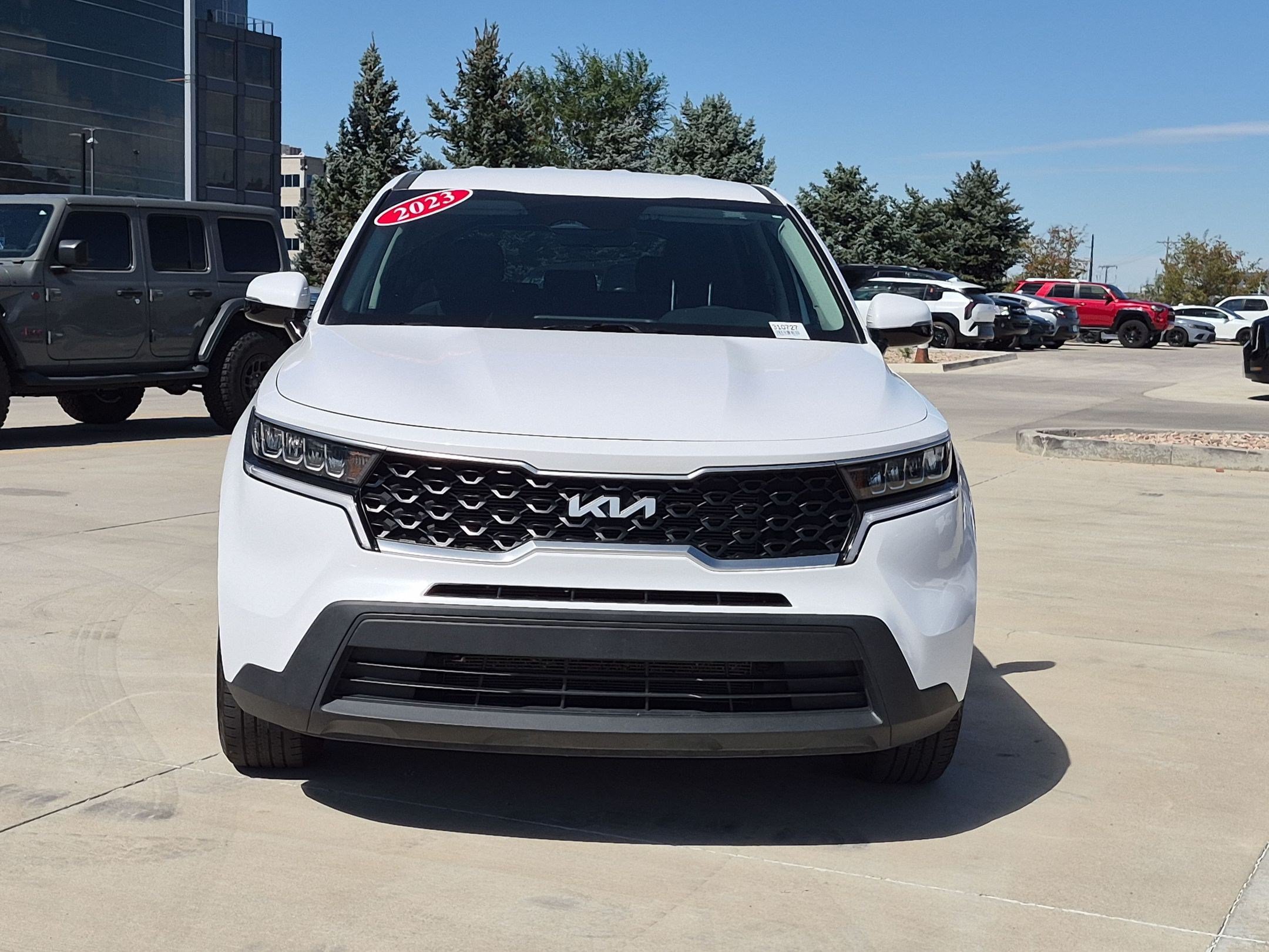 Certified 2023 Kia Sorento LX FWD image 8