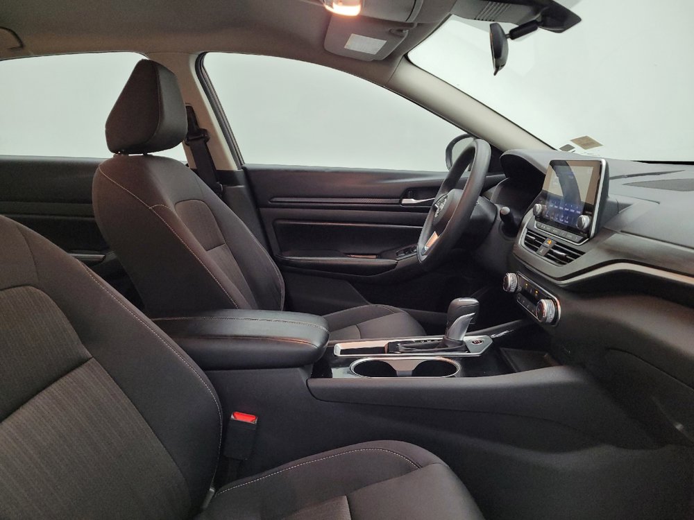 Used 2024 Nissan Altima 2.5 SV image 21