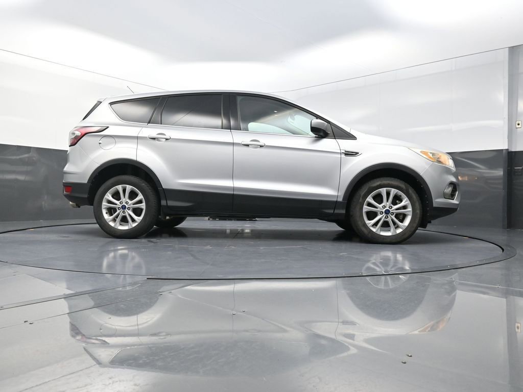 Used 2017 Ford Escape SE image 30
